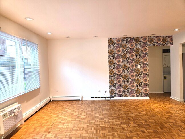 Foto del edificio - 6921 N Ashland Ave
