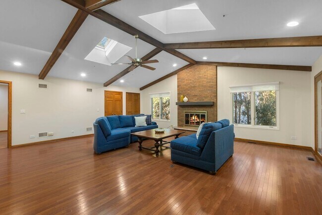 Building Photo - 336 Burchell Ave