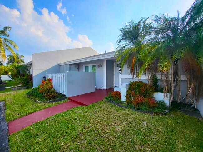 Foto del edificio - 10345 SW 209th Ln
