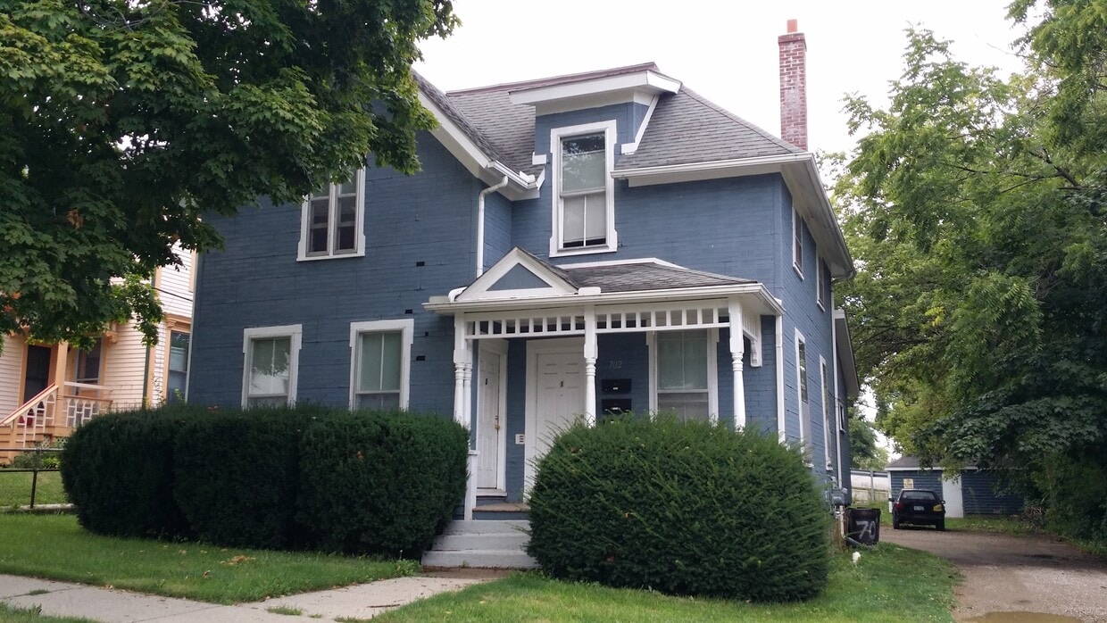 Primary Photo - 702 Pearl St