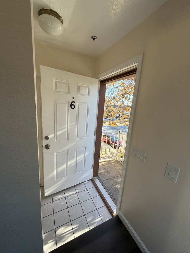 Foto del edificio - 13522 Glenoaks Blvd