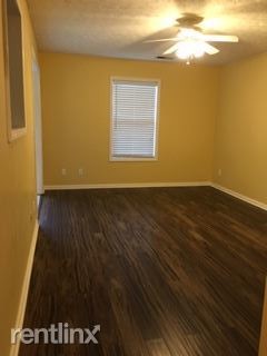 Foto del edificio - 3 br, 2 bath Duplex - 553B Carlton Dr 553B...