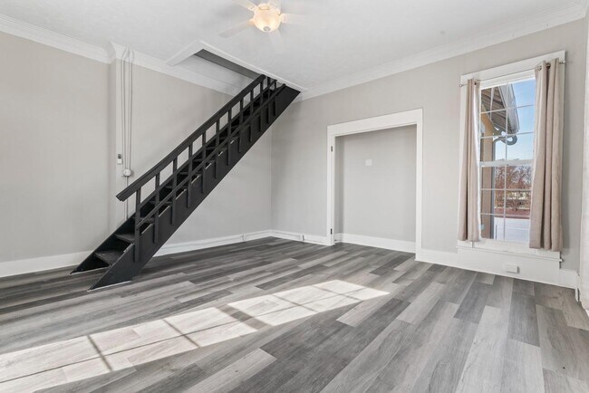 Foto del edificio - 621 E Main St