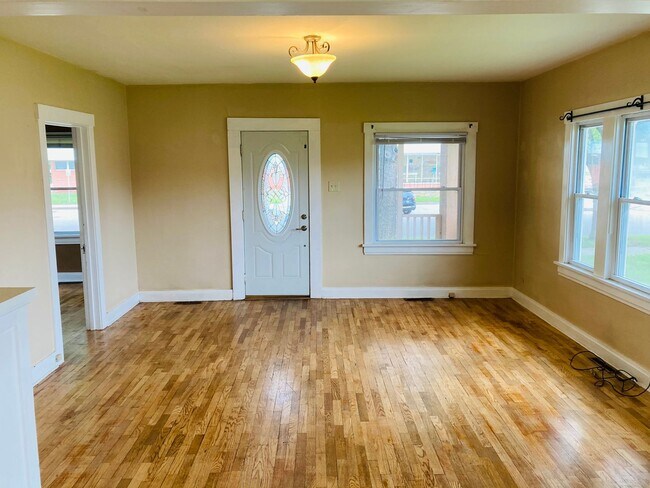 Foto del edificio - Charming Bungalow Near Downtown