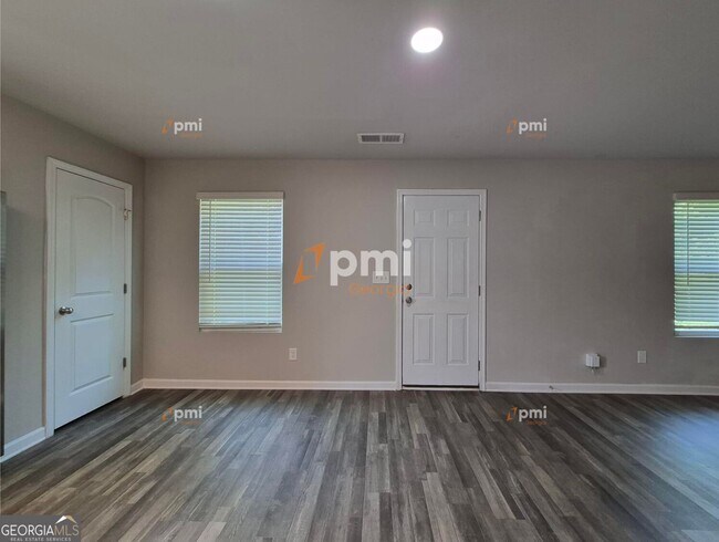 Foto del edificio - 1208 Christy Ct