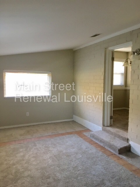 Building Photo - 806 Sinclair St