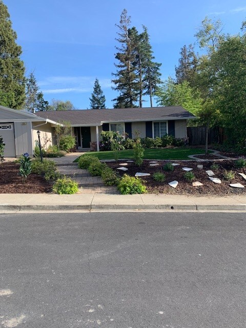 Primary Photo - 630 Francis Dr