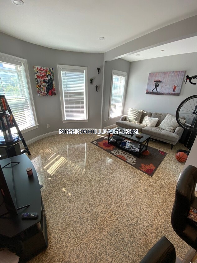 8 Bard Ave, Boston, MA 02119 Apartments in Boston, MA