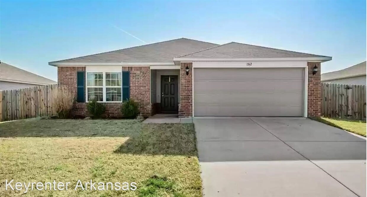 Primary Photo - 3 br, 2 bath House - 1362 S Splash Dr