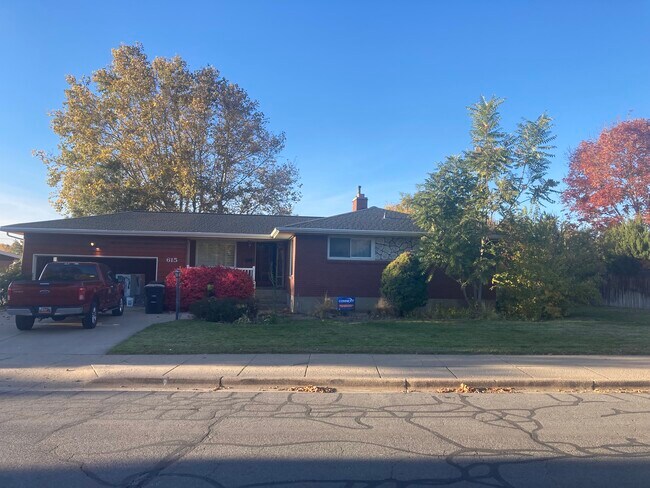 Parte frontal de la unidad - 615 E 250 N