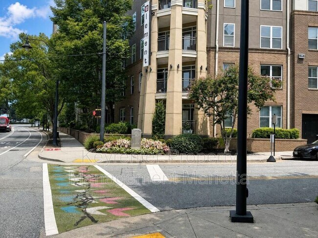 Foto del edificio - 390 17th St NW