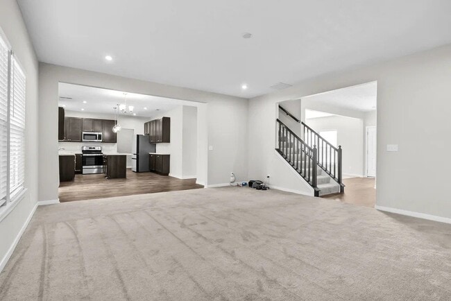 Building Photo - 367 Birchwood Dr