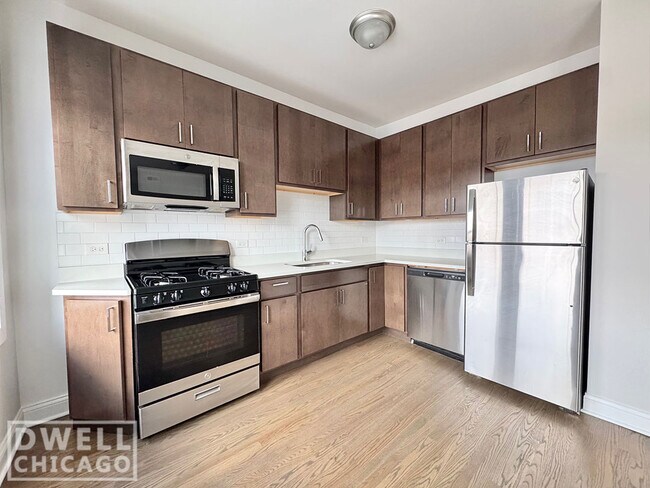 Foto del edificio - 3409 W Fullerton Ave