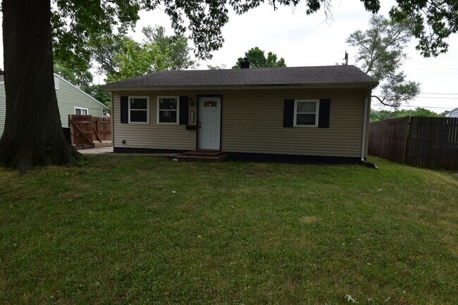 Foto del edificio - Updated ranch style home in McKinley Terrance