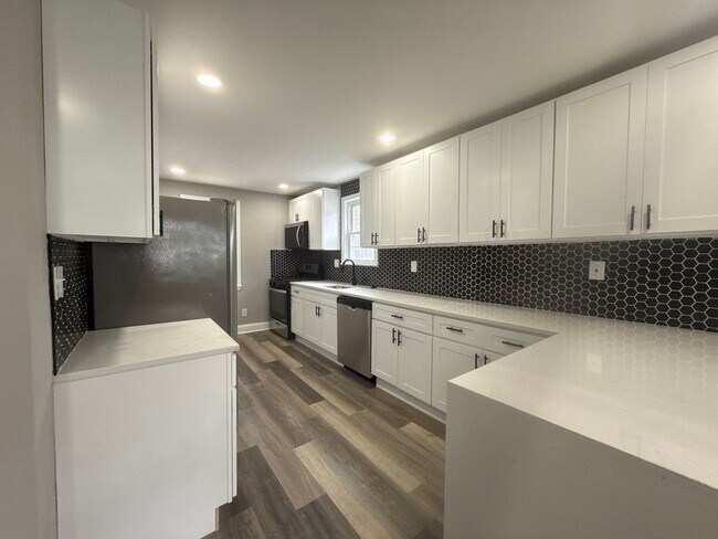 Foto del edificio - Five-Bedroom Home in Nottingham