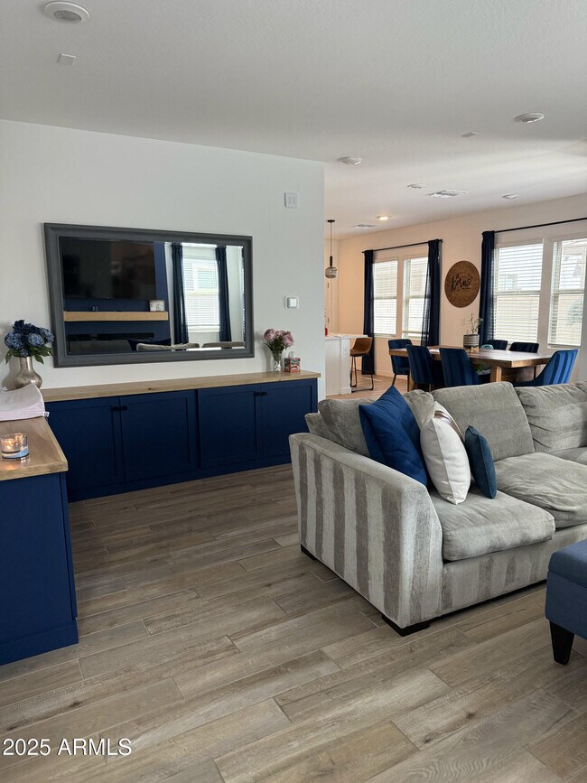 Foto del edificio - 9223 E Sphere Ave