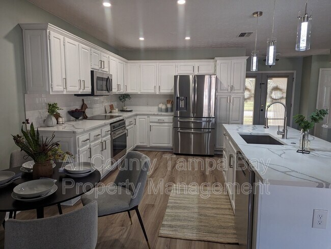 Building Photo - 3931 Venetian Way