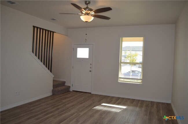 Building Photo - 107 Logan Ct