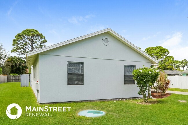 Foto del edificio - 646 SW Byron St