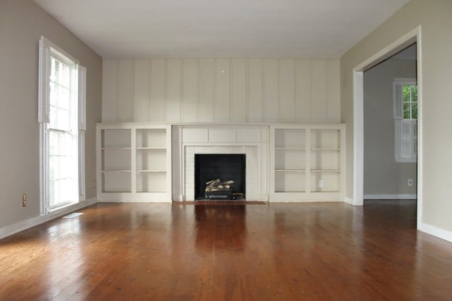 Building Photo - 345 Palisade Dr