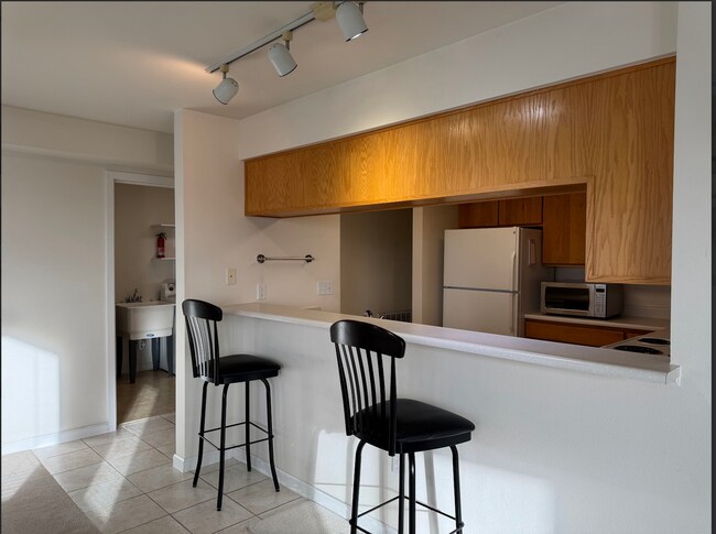 Eat-in Kitchen - 22505 6th Ave S