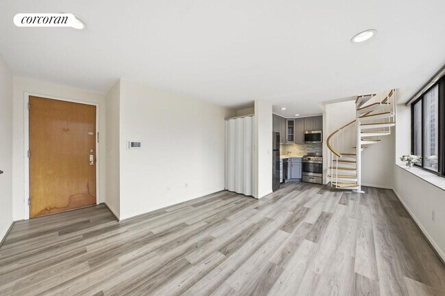 Foto del edificio - 300 E 90th St