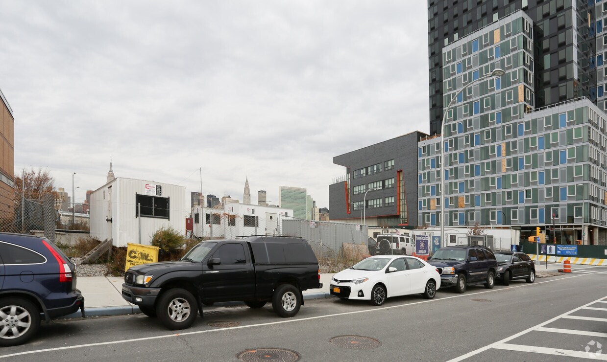 Foto del edificio - Hunter's Point South