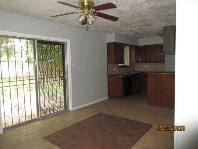 Building Photo - 1107 Cherry Spring Dr