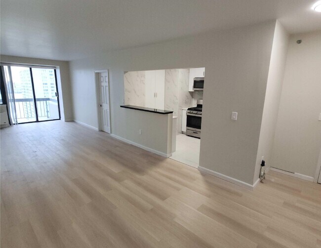 Foto del edificio - 45 River Dr S