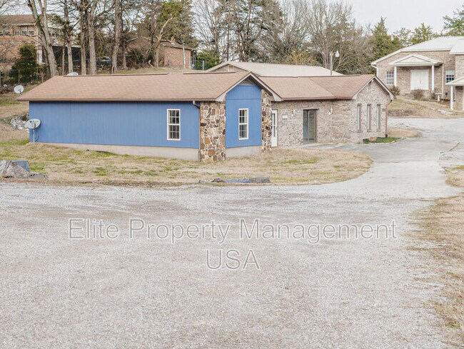 Building Photo - 3245 Highway 61 E