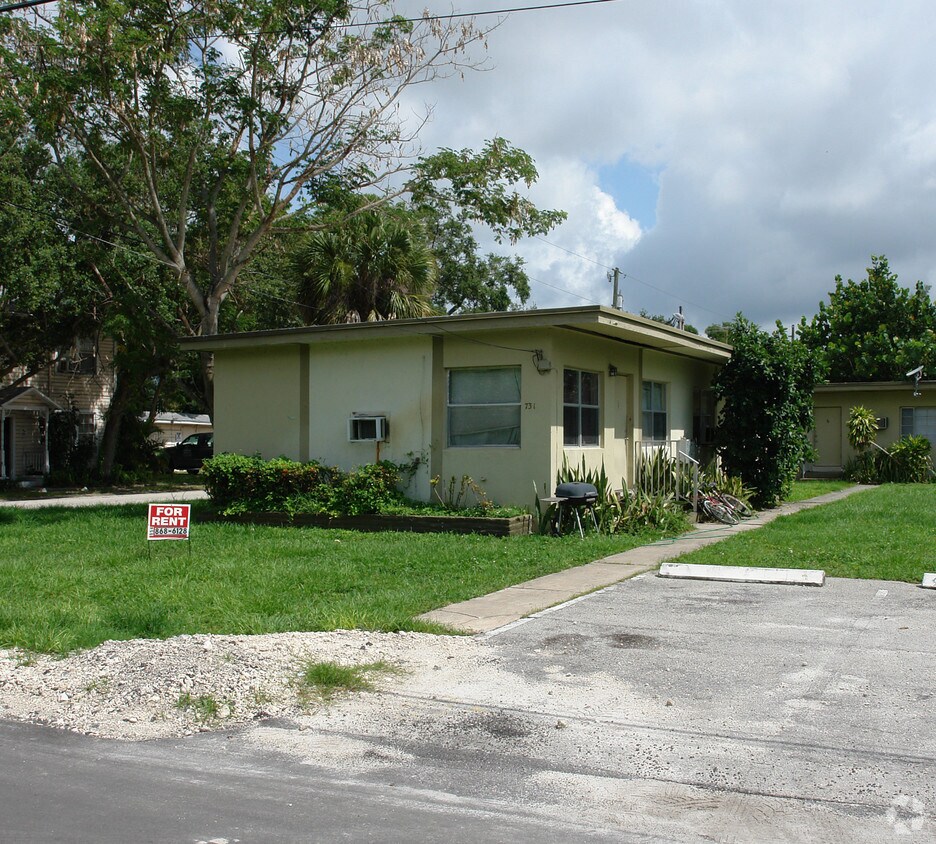 Foto principal - Coontie Court Apartments: