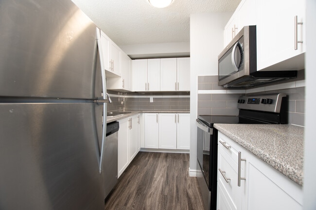 Building Photo - 340 Colborne Street