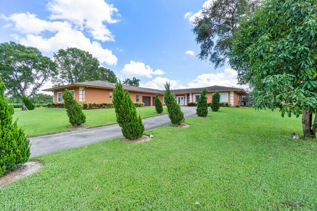 Foto del edificio - 7600 NW 82nd Terrace