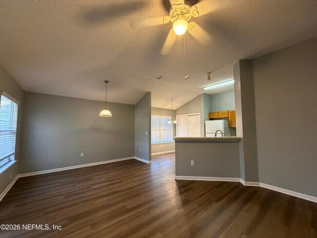 Foto del edificio - 2724 Secret Harbor Dr