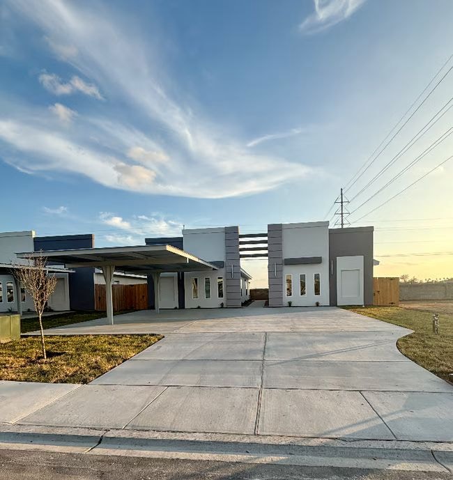 Foto principal - 3012 W Kenwood St