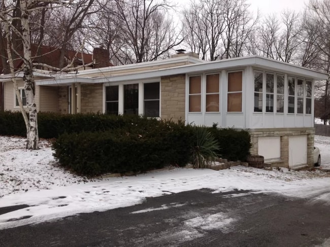 Building Photo - 1324 Northwestern Ave