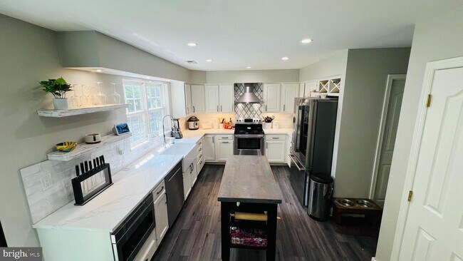 Foto del edificio - 1721 Wheyfield Dr