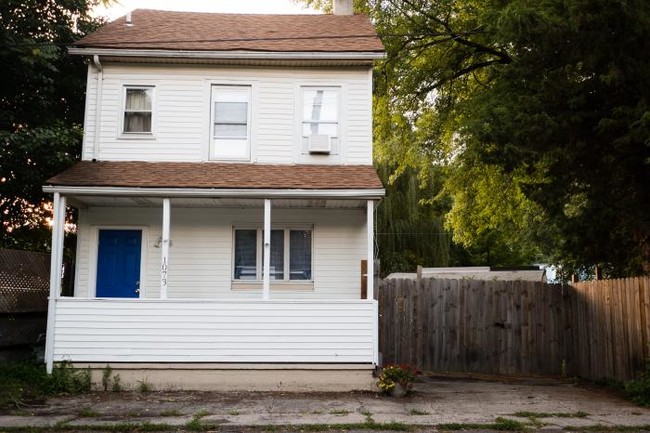 Building Photo - 3 bedroom in Easton PA 18042