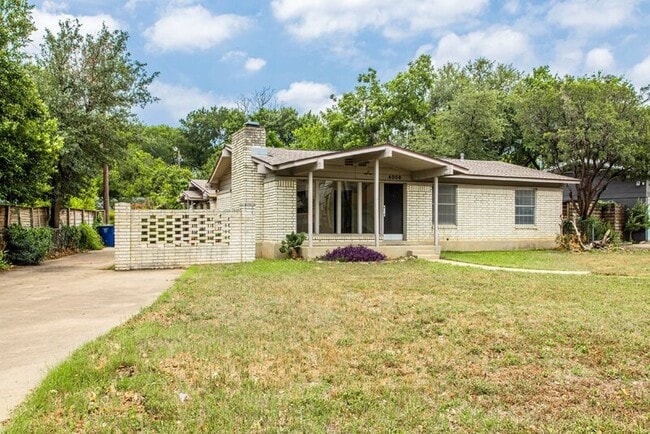 Foto del edificio - 4006 Bull Creek Rd