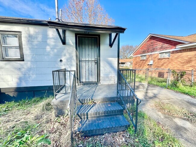 Photo - 2071 Hubert Ave House