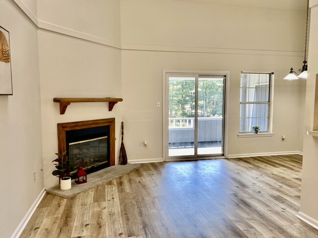 Building Photo - 219 Loring Ct