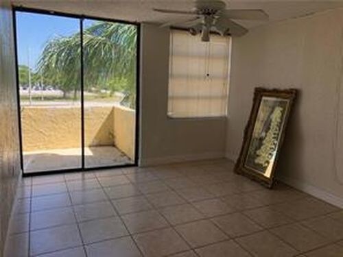 Foto del edificio - 10400 SW 108th Ave