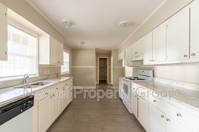Foto del edificio - 376 N Graham St