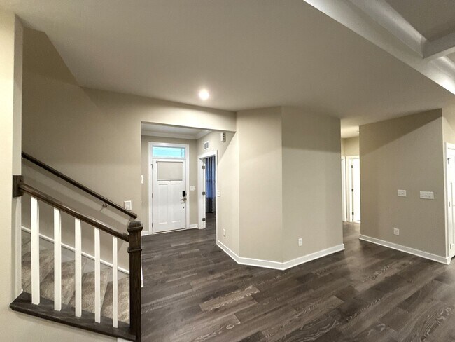 Building Photo - 8807 Chapel Grove Crossing Dr