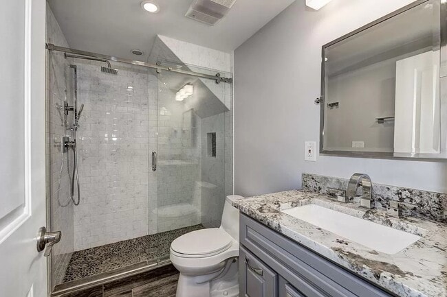Bathroom - 4114 Chesapeake St NW