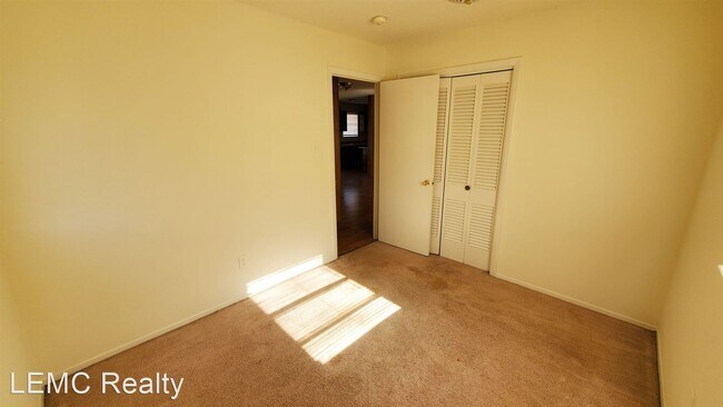 Foto del edificio - 2 br, 2 bath House - 5210 Hillside Road Un...