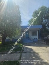 Building Photo - 116 22nd Ave S