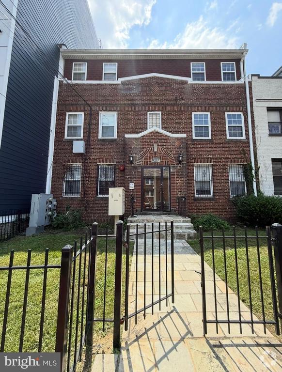 Building Photo - 408 Kennedy St NW