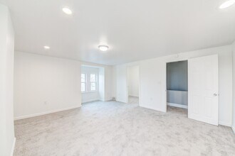 Building Photo - 744 Proctor Wy