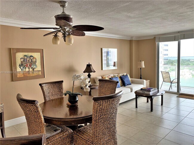 Foto del edificio - 5701 Collins Ave